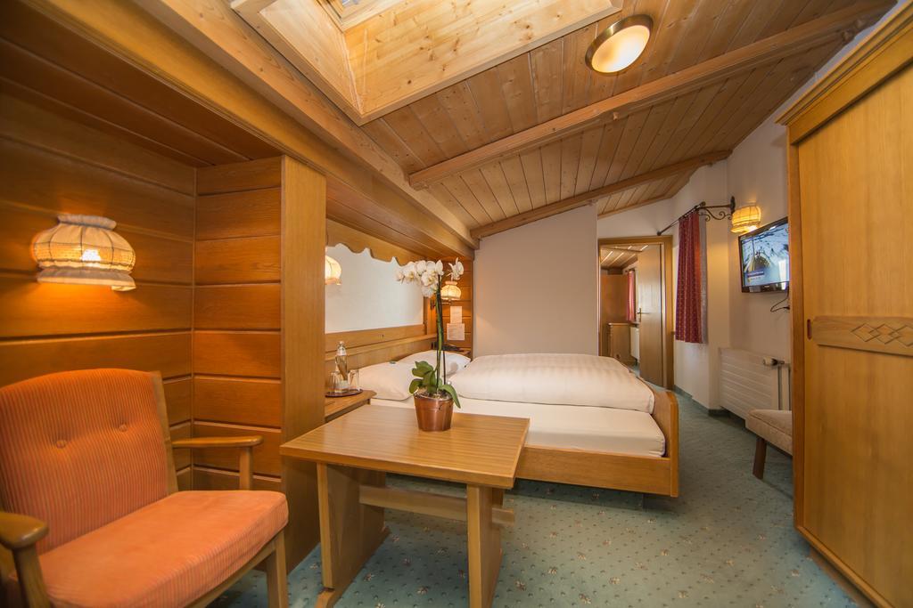 Hotel Cresta 삼나운 객실 사진
